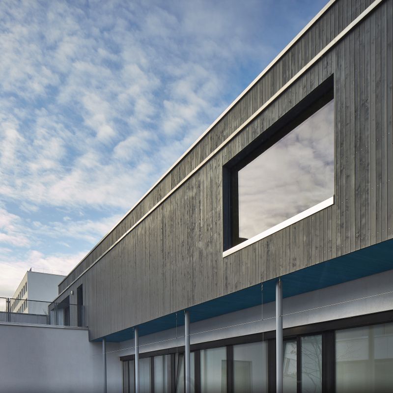 Hubdach für eine Schule in München